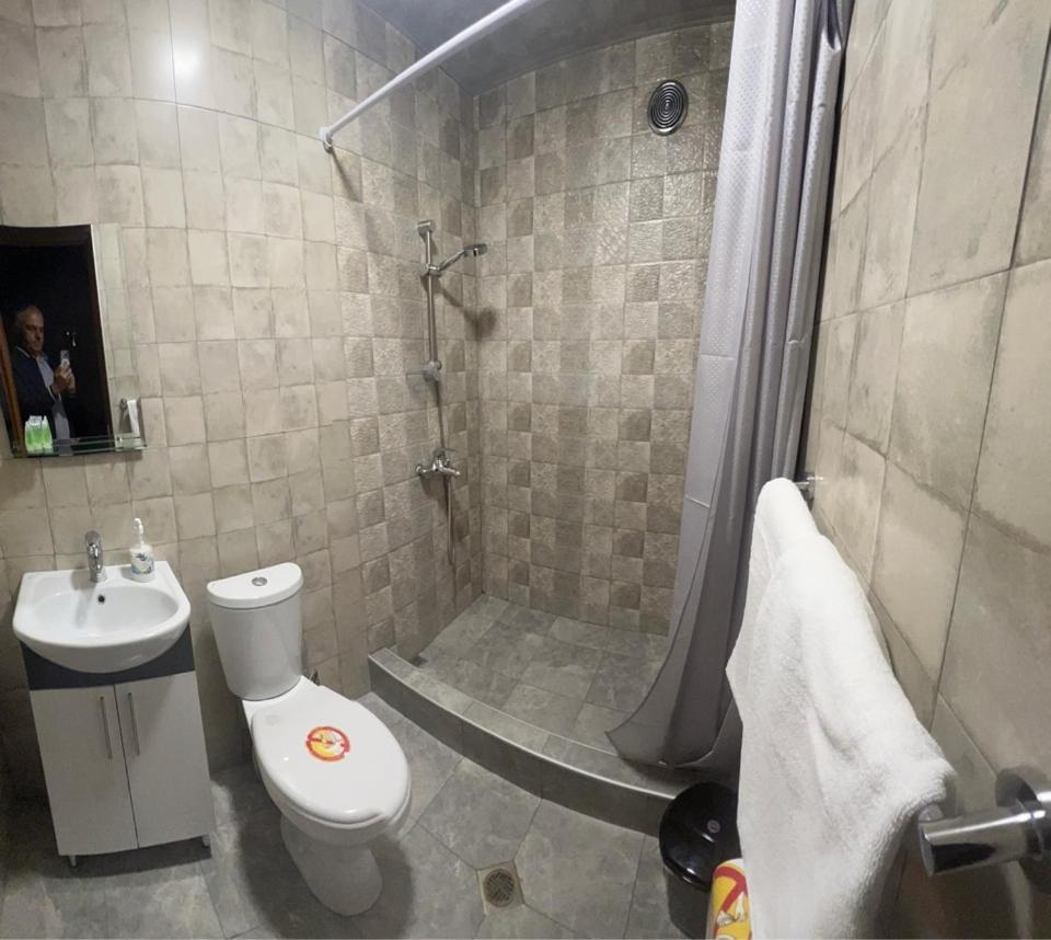 Enigma Hostel Ереван Екстериор снимка